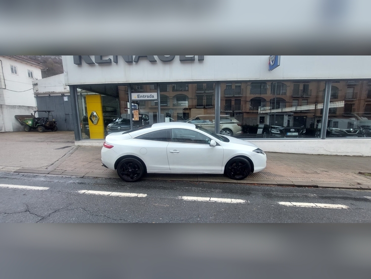 Renault Laguna coupe 2.0 150cv foto 2